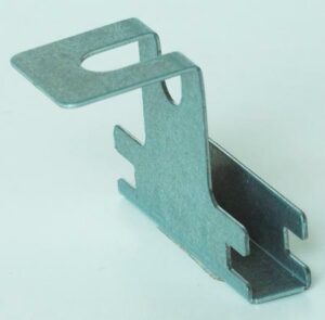 GANCIO UNIONE ORTOG. PER TRAVERSO 27X50 BORDO ARR. PZ 100