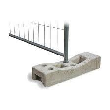 PLINTO IN CEMENTO PER RECINZIONE MOBILE